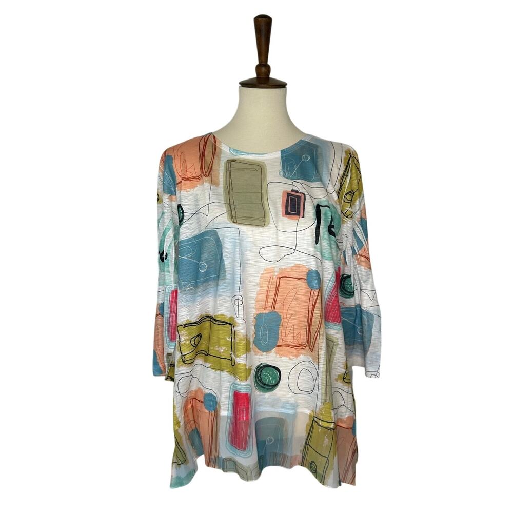 Jess & Jane "Calico" 3/4 Sleeve Abstract Sonata Tunic With Chiffon Hem in SMALL